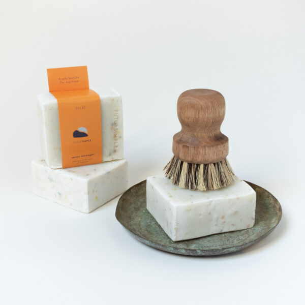 savons ECLAT, coupelle en cuivre et brosse à vaisselle